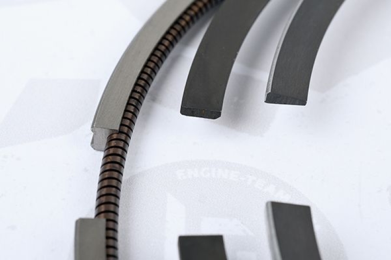 ET ENGINETEAM Kolbenringsatz