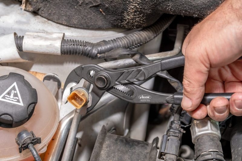 VIGOR Universal Pliers