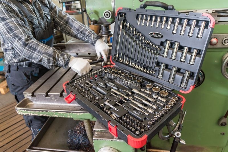VIGOR Socket Wrench Set