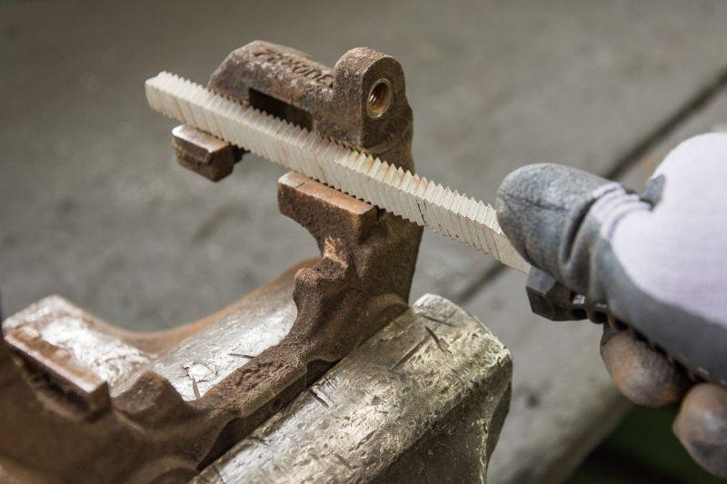 HAZET File, brake pad well cleaning