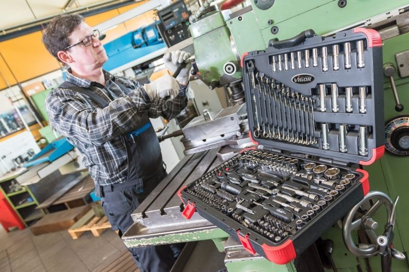 VIGOR Socket Wrench Set
