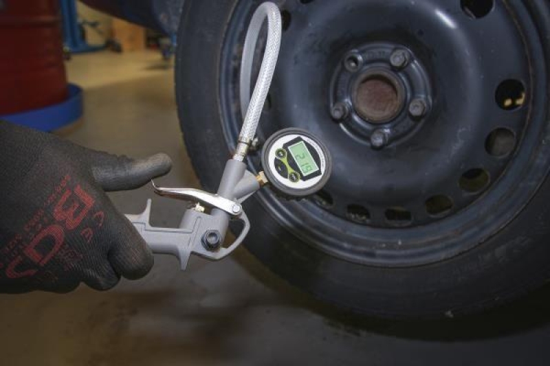 BGS Compressed Air Tyre Gauge/-Filler